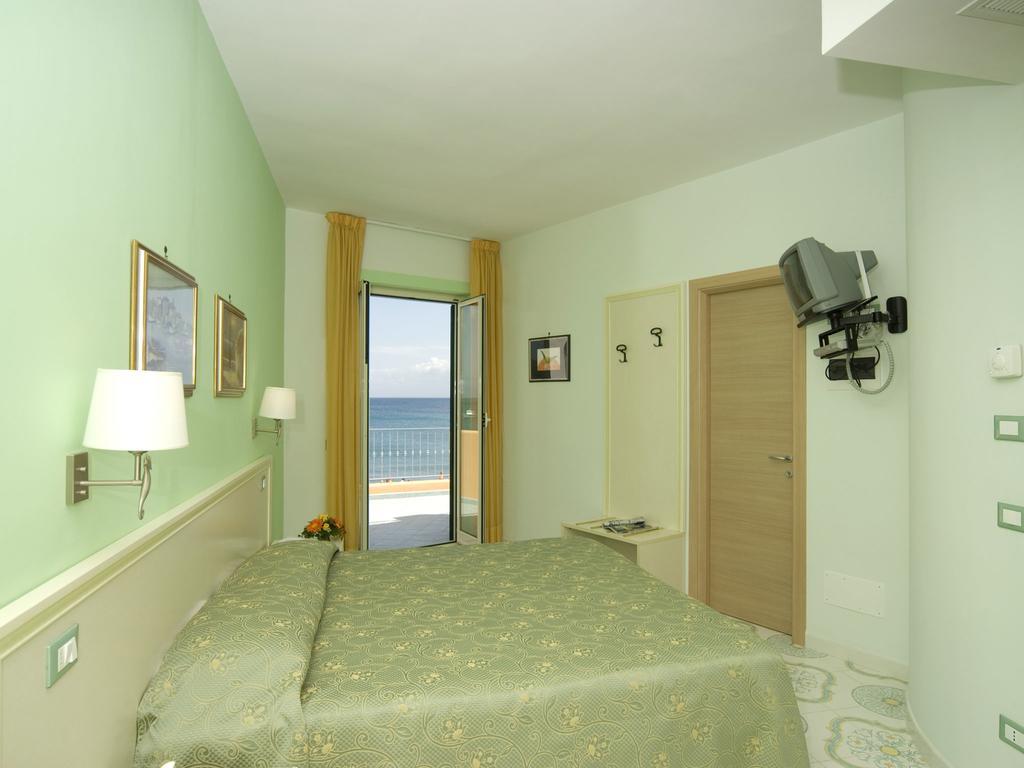 Hotel Rivamare Ischia Exteriér fotografie